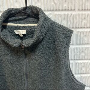 NWOT UMGEE Teddy Vest Full Zip Jacket Fleece Gray Womens XL